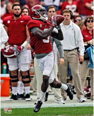 Calvin Ridley Alabama Crimson Tide Unsigned Catching on the Run 16" x 20" Photo Cover