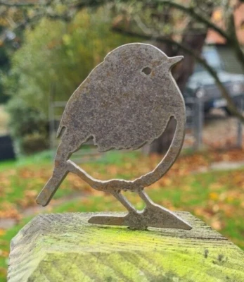 Mini Robin Bird de metal enferrujado - Metal reciclado - Fixação na base - Imagem 1 de 4
