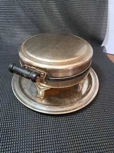 Vintage Universal Landers Frary & Clark Waffeleisen Modell E9914H - funktioniert, ohne Kabel - Bild 1 von 21