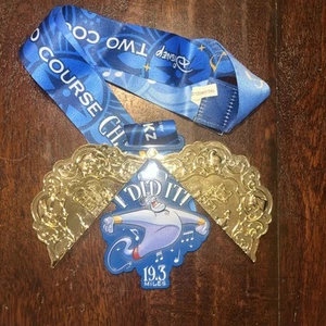 2022 Walt Disney World RunDisney Marathon Weekend Genie 19.3 Mi Medal Pin Double - Picture 1 of 10