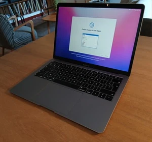 Apple MacBook Air Retina display - Mi-2019 - Core i5 8 Go RAM 128 Go SSD Gris - Photo 1/15