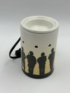 Scentsy Service & Sacrifice Wachswärmer Patriotisch Militär Soldat Marines Armee - Bild 1 von 15