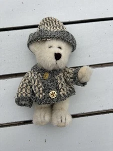 Vintage Boyds Bears plush Maya Berriman White Bear /chenille Hat & Sweater - Picture 1 of 3
