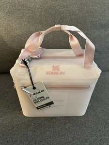 Mini bolsa refrigeradora Stanley The All Day Julienne 10 latas 7 qt cuarzo rosa nueva EN MANO - Imagen 1 de 4