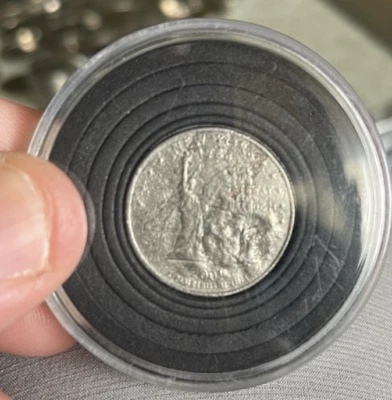 Rare 2001 quarter coin New York Error coin! - Image 1 of 4