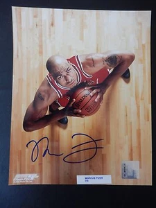 Fotografía autografiada por Marcus Fizer de 8" X 10" - Imagen 1 de 2