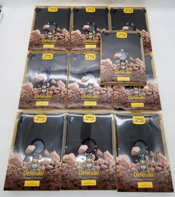 LOT OF 10 OtterBox 77-53675 Defender Case for Apple iPad PRO - Black - Image 1 of 4