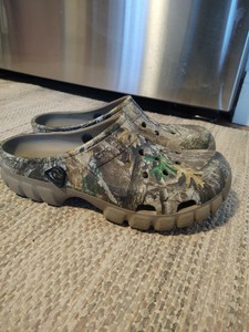 max 5 camo crocs
