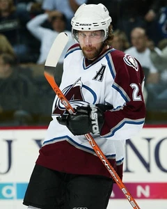 Foto de hockey de Peter Forsberg On Ice Game Planning Colorado Avalanche 8x10 NHL - Imagen 1 de 1