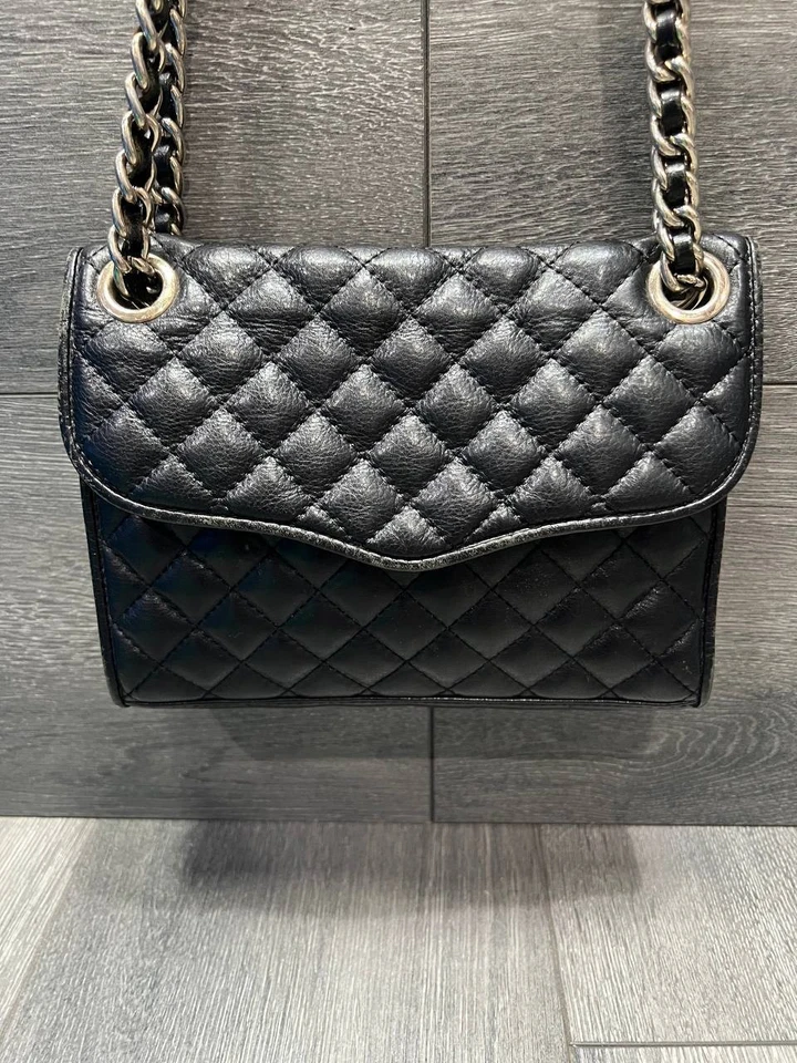 Bandolera Rebecca Minkoff Mini Affair acolchada negra cadena dorada B000419 Foto 1 de 4