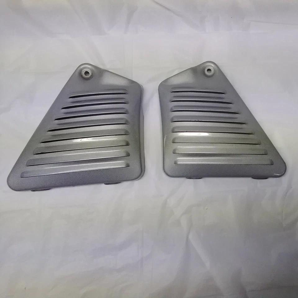 HARLEY DAVIDSON GENUINE 02-06 VROD VRSCA GRAY SIDE VENTS 66114-01 - Image 1 of 4
