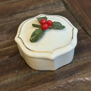 Vintage Pelican Porcelain Holly Trinket Box – Handcrafted USA, Gold Trim - Picture 1 of 9