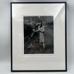 Lonnie Graham (American b. 1954) Man with Bicycle, Muguga Rd. Kenya Signed Photo - Picture 1 of 6
