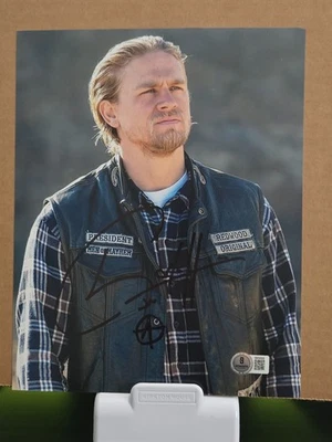 Charlie Hunnam Sons of Anarchy "Jax Teller" 签名 8 x 10 照片 Beckett 认证。 — 第 1/3 张图片