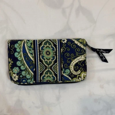 Cartera azul y verde Vera Bradley cremallera alrededor ritmo y azul patrón retirado Foto 1 de 4