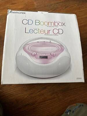 Nuevo--Boombox Memorex con radio digital AM/FM MP3848-PWH retro Foto 1 de 4
