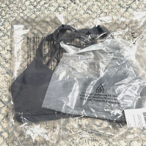 Lululemon FREE TO BE BRA WILD OIL BLUE SZ 6 NWT NEVER TAKEN OUT OF PACKAGE - Picture 1 of 6