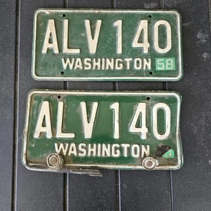 Vintage 1958 Washington License Plates Matching Set 1950's Green ALV 140 - Picture 1 of 2