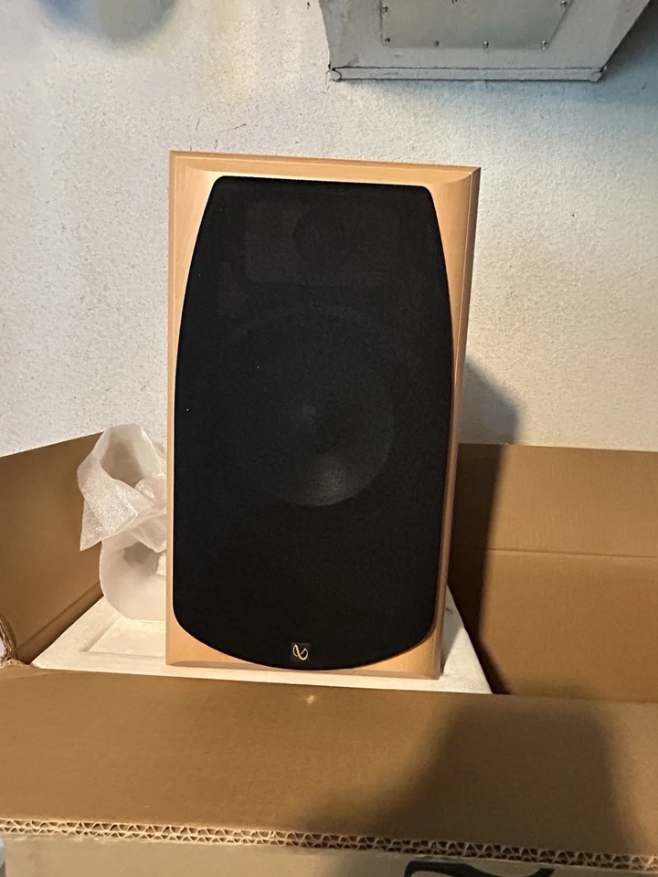 Infinity alpha 20 2 way 6.5 bookshelf speakers Beech NOS - Image 1 of 4