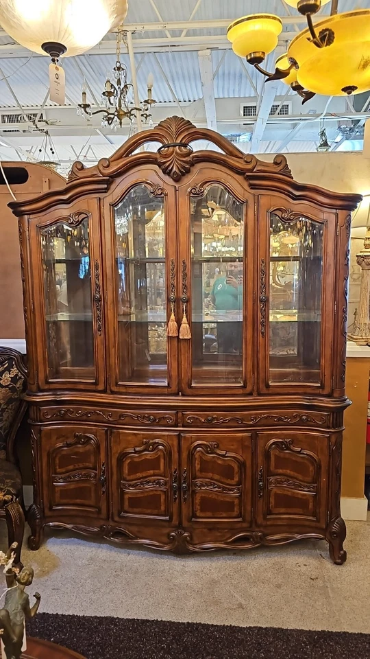 AICO by Michael Amini Tresor china cabinet - Image 1 of 1