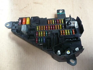 Distribución eléctrica caja de fusibles trasera BMW Serie 5 E60 E61, 6906588 - Imagen 1 de 4