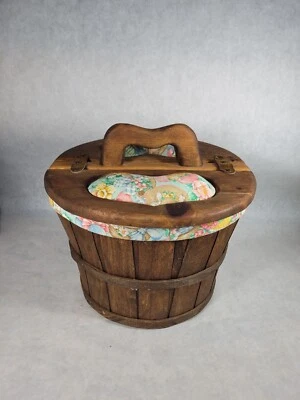 Cesta Bushel vintage para coser artesanías madera tapa dividida forrada de tela ver fotos BONITA Foto 1 de 4