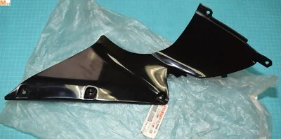 carénage moulure gauche YAMAHA 4C8-2836K-00 pour YZF-R1 de 2007/2008 - Photo 1/4