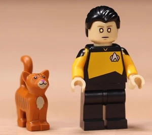 LEGO Lieutenant Commander Data from Star Trek USS Enterprise 10356, NEW - Picture 1 of 2