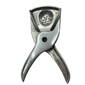 Manual Juicer Irvin Ware Citrus Squeezer Aluminum Vintage Barware Made in USA - Picture 1 of 4