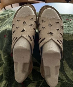 Cliffs White Mountain New Tan Leather Sandals Size 10 - Picture 1 of 11