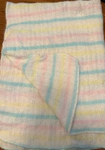 Vintage Cannon Mills gewebte Acryl Babydecke Pastell Streifen Thermo - Bild 1 von 5