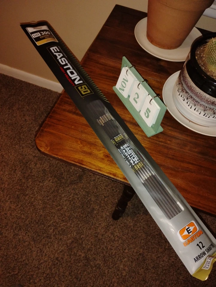 Dozen Easton 5.0 MATCH GRADE 300 Spine Arrow Shafts With Hit Inserts And Collars - Image 1 of 1