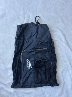 Mochila Speedo Malla Ventilación, Grande 24"x18" Negro Equipo de Natación Foto 1 de 4