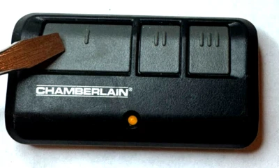 CHAMBERLAIN 953ESTD 3 BUTTON GARAGE DOOR OPENER REMOTE CONTROL CHAMBERLINE click - Image 1 of 4