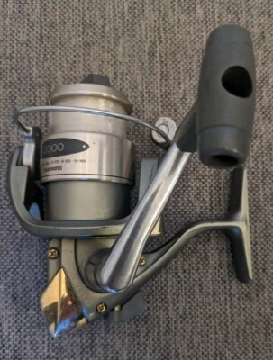 Shimano Symetre 2000FH Spinning Fishing Reel Nice! - Image 1 of 4