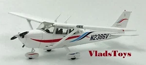 Gemini General Aviation 1/72 Cessna 172 Skyhawk N2386V GGCES010 Retired - Picture 1 of 7