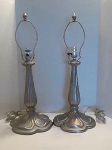 Table Lamp with Tulip Flower Petal Base - Picture 1 of 14