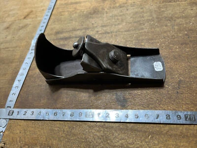 n°190 old tool plane, OUTIL ANCIEN, vieux rabot en tôle - Photo 1/4