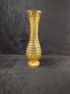 Große bernsteinfarbene Glasvase mit erhabenem Rautenmuster - Bild 1 von 7