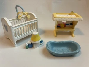 Fisher Price Loving Family casa delle bambole bambino asilo mobili culla lampada tavolo vasca - Foto 1 di 9