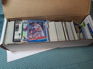 ASSORTMENT OF BASEBALL CARDS - Picture 1 of 20
