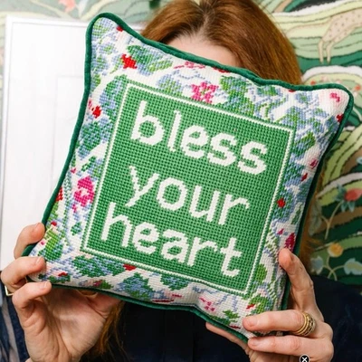 Almohada decorativa de punta de aguja hecha a mano MURBISH BENDICE TU CORAZÓN VERDE 10" Foto 1 de 4