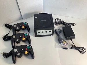 Nintendo Game Cube DOL-001 Schwarz Konsole mit 3 Controllern & Kabeln - getestet/funktioniert - Bild 1 von 18