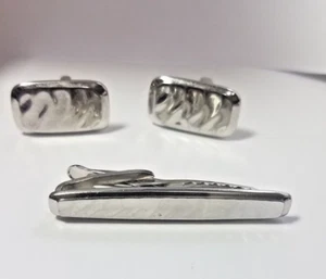 Vtg Silver Tone Textured Hammered Metal Look Cuff Links Tie Bar Set  Hickok USA - Bild 1 von 12