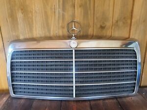 Mercedes W124 Original Front Grille - Pre-Facelift Early 85 - 93