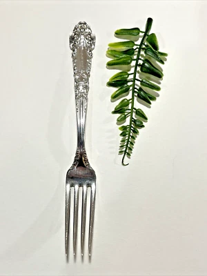 ONE Reed & Barton Sterling Silver Fork French Renaissance 58.5Gr. No Monogram - Image 1 of 4