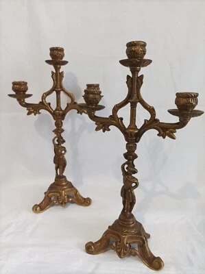 ANCIENNE PAIRE DE CHANDELIERS. BRONZE. - Photo 1/4