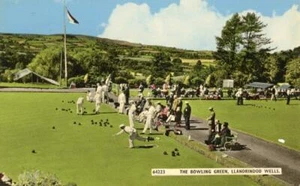 PRINTED POSTCARD OF THE BOWLING GREEN, LLANDRINDOD WELLS, RADNORSHIRE, WALES - Picture 1 of 2