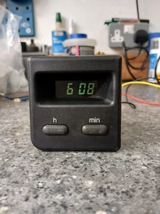FORD SIERRA DIGITAL CLOCK - Picture 1 of 4
