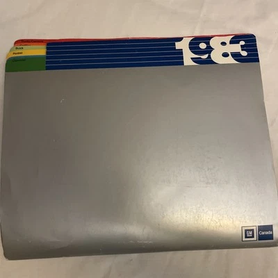 Nuevo de Lote Antiguo 1983 GM Canadá Kit de Prensa, Todas las Marcas + Modelos 34 Fotos, 50 Pgs Información Kit Raro Foto 1 de 4